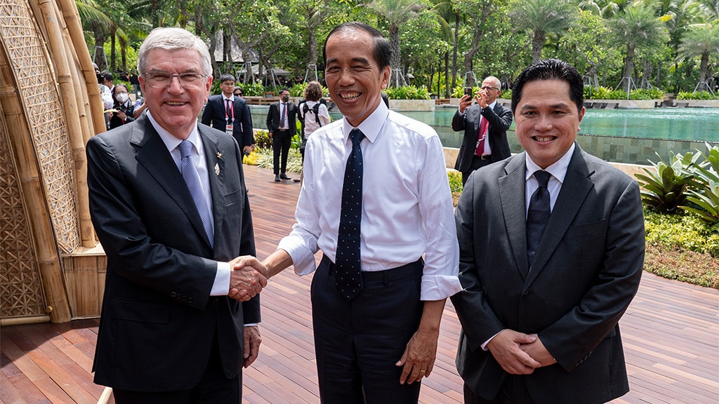 IOC President Thomas Bach with Indonesian President Joko Widodo this year’s host for the G20 Summit in Bali