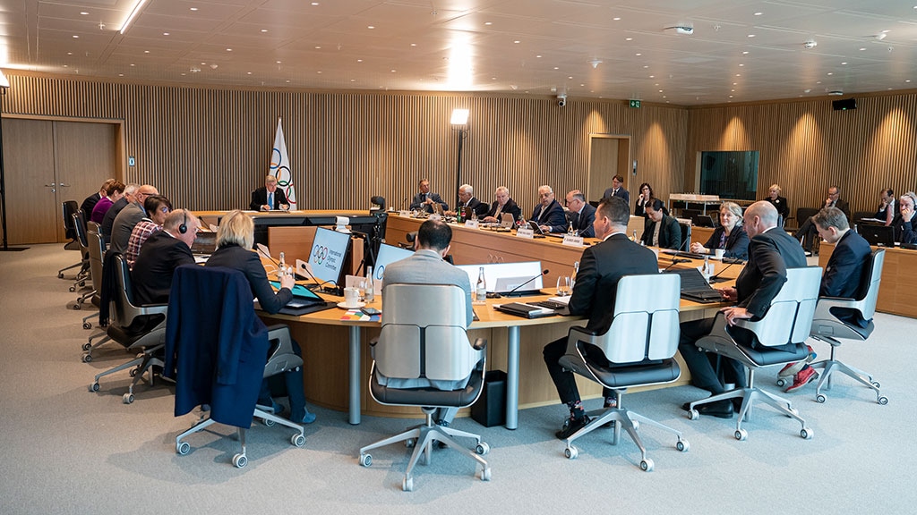 IOC EB receives updates on the activities of NOCs; approves three changes of nationality in view of Paris 2024 