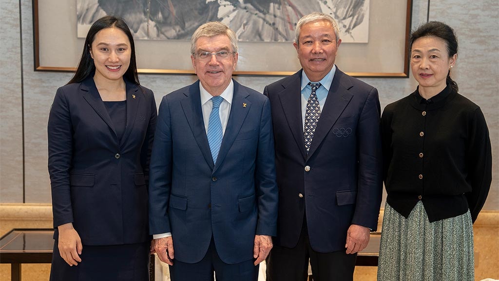 IOC President Thomas Bach accompanied by the IOC Members in China, Yu Zaiqing, Li Lingwei and Zhang Hong