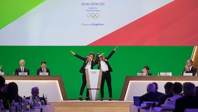 134e Session du CIO, Lausanne, 2019 - Présentation des villes candidates pour l'organisation des Jeux Olympiques d'hiver de 2026, Milano-Cortina. Michela MOIOLI et Sofia GOGGIA, Championnes Olympiques.